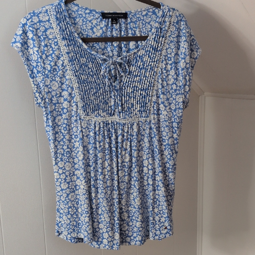 Tommy Hilfiger Blue and White Floral Pintuck Tie-Neck Blouse